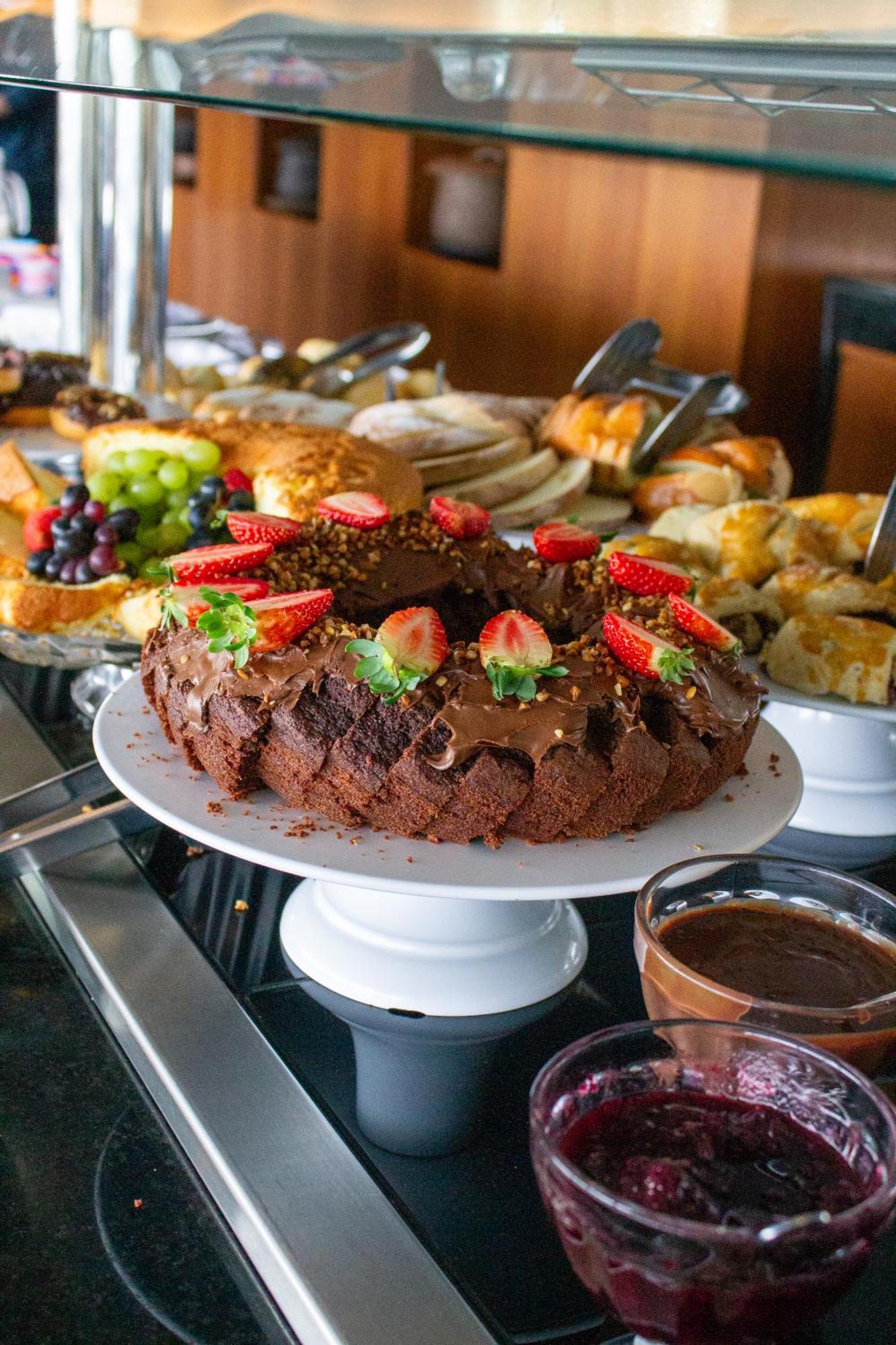 Hotel Senac Ilha Do Boi Vitória Eksteriør bilde A chocolate cake